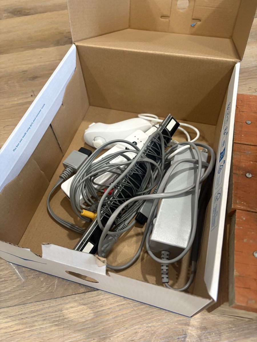 Main image 6