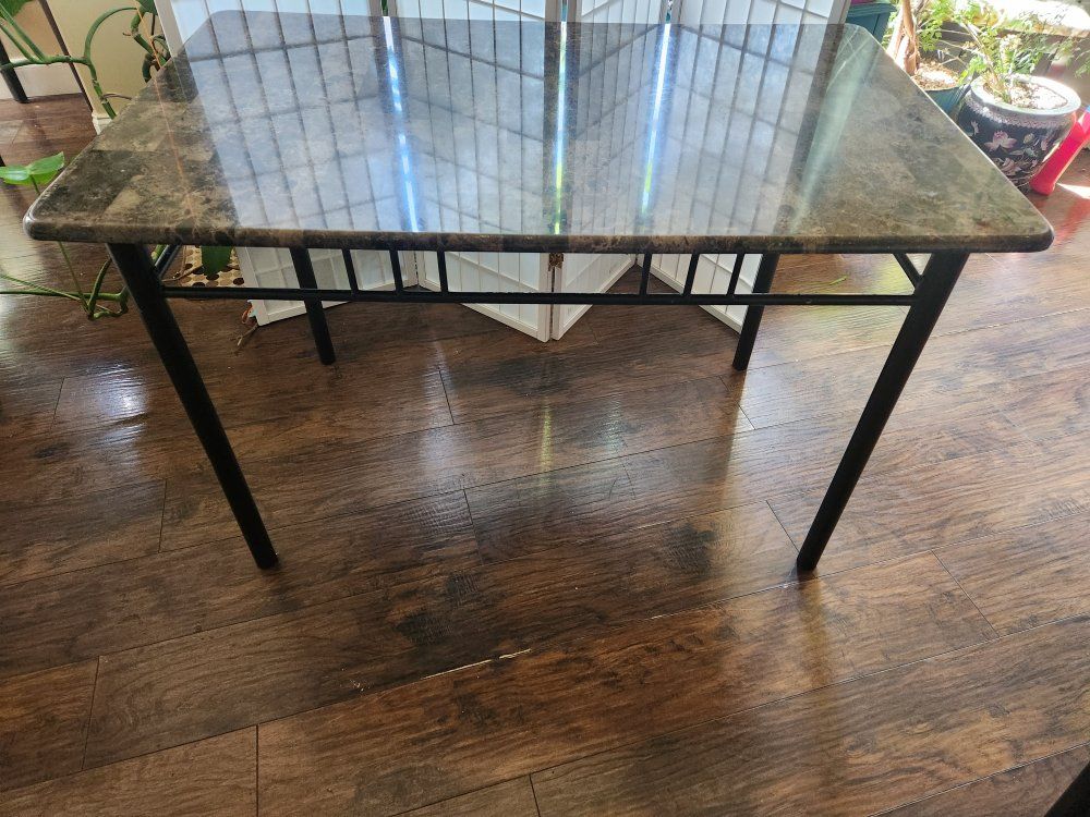 Kitchen / Dining Table