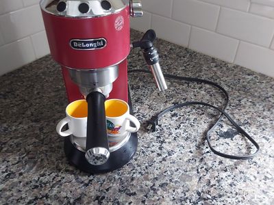 DeLonghi Espresso and Coffee Machine