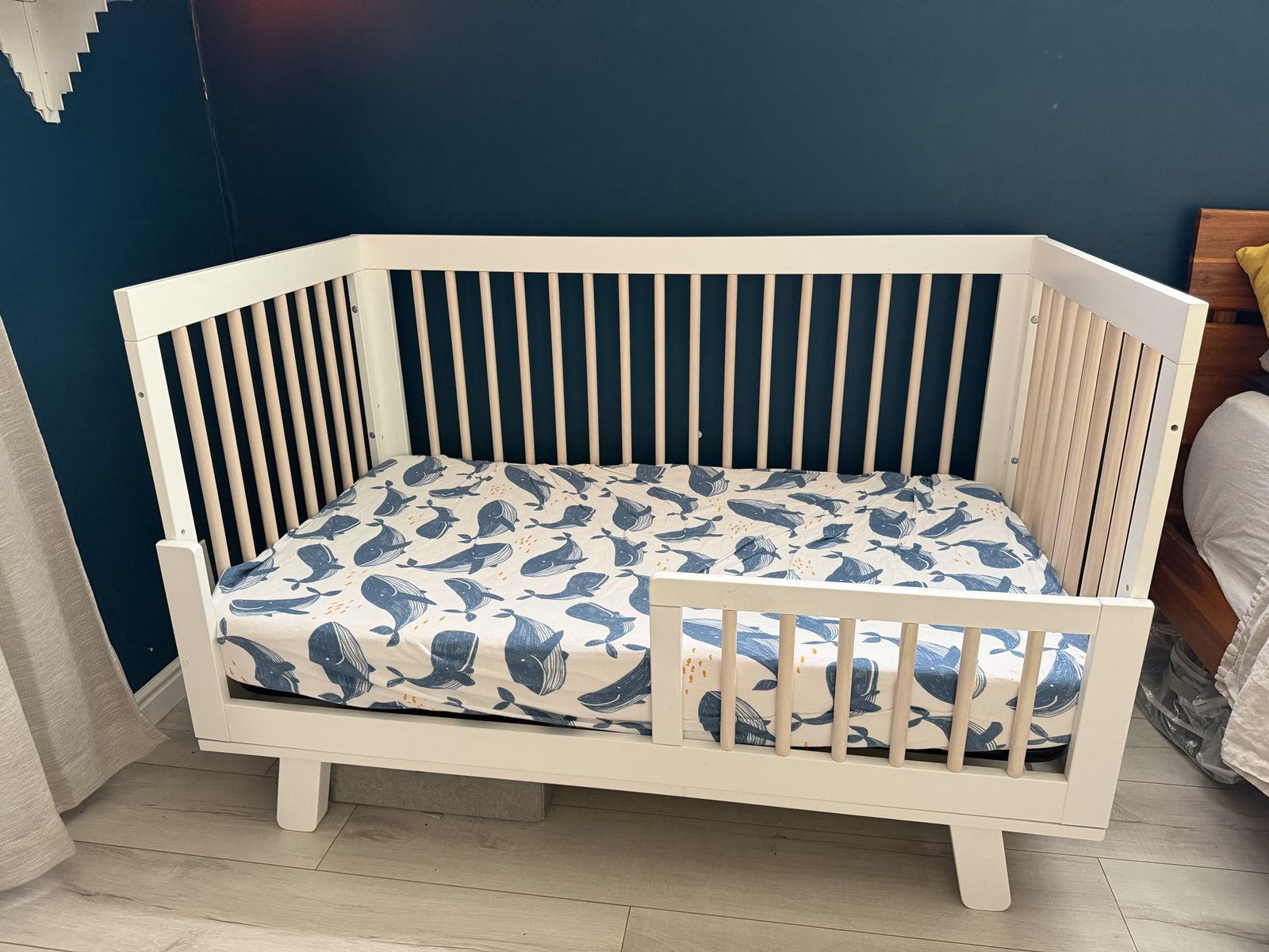 Convertible crib-toddler bed