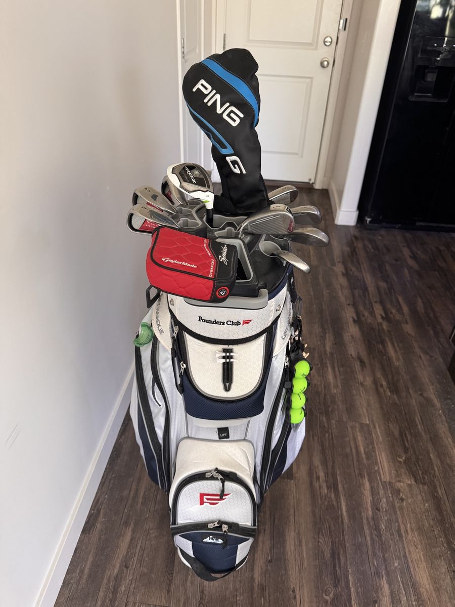 Golf Clubs - complete set w/brand new bag! ️