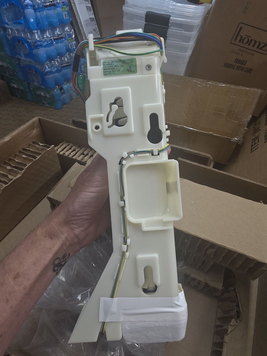Bosch / Thermador Refrigerator Ice Maker Assembly – OEM Part #20007782 – New