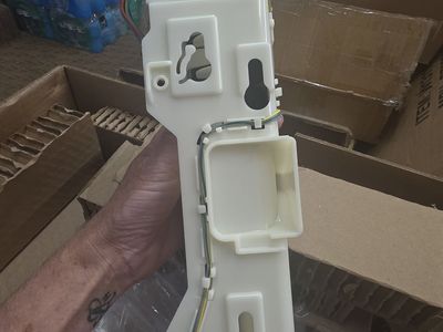 Bosch / Thermador Refrigerator Ice Maker Assembly – OEM Part #20007782 – New