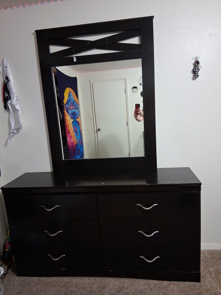 dresser set
