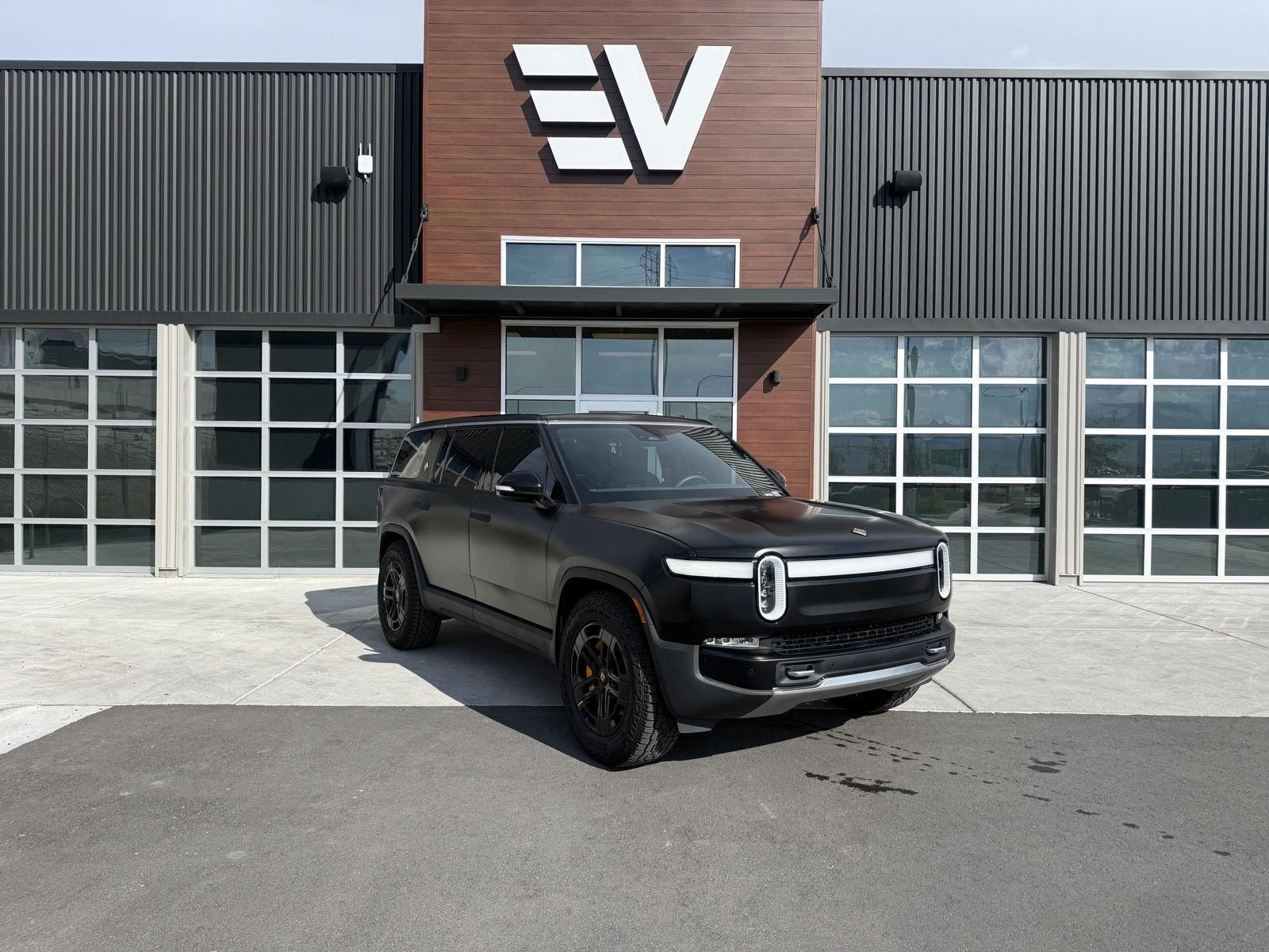 2023 Rivian R1S Adventure