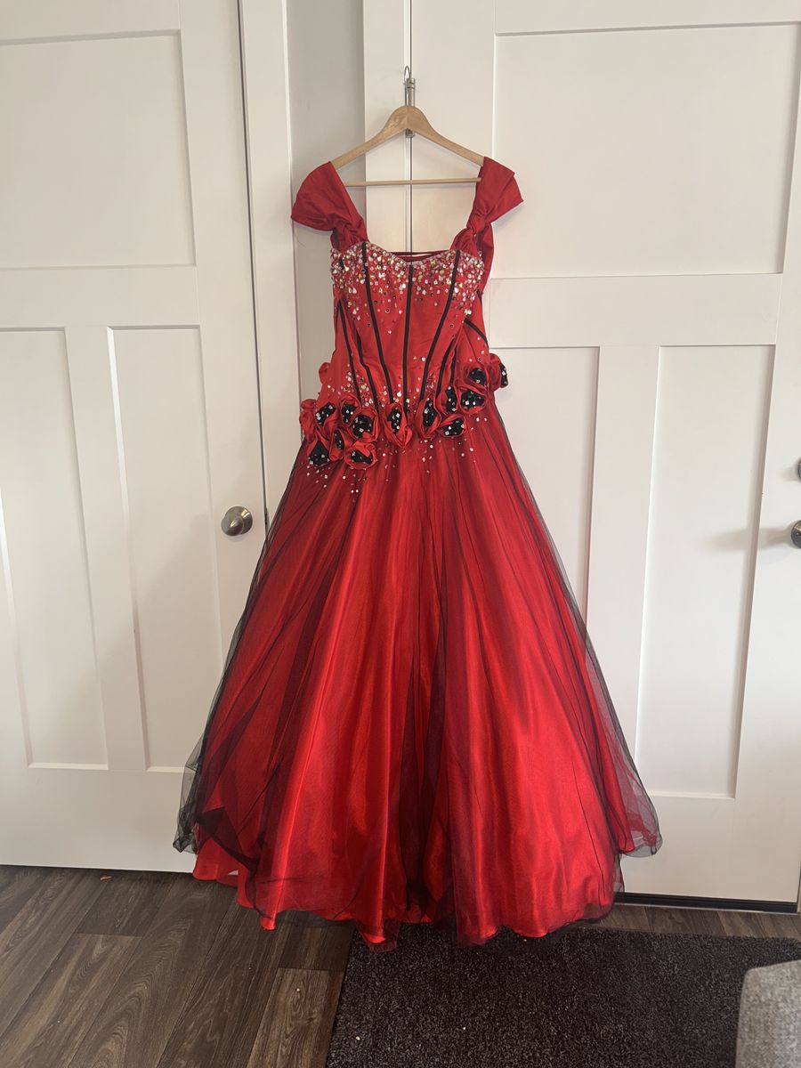 RED AND BLACK FORMAL DRESS