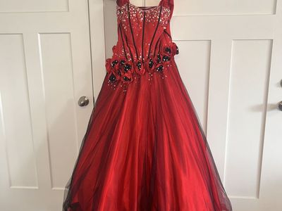 RED AND BLACK FORMAL DRESS