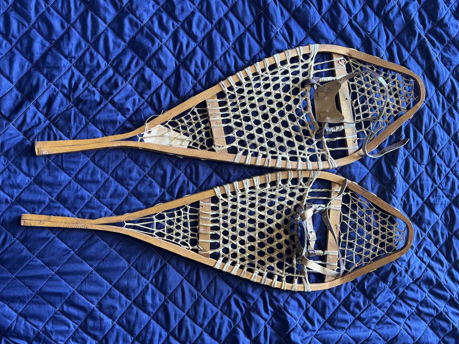 Canadian Style Torpedo snow shoes wooden frames