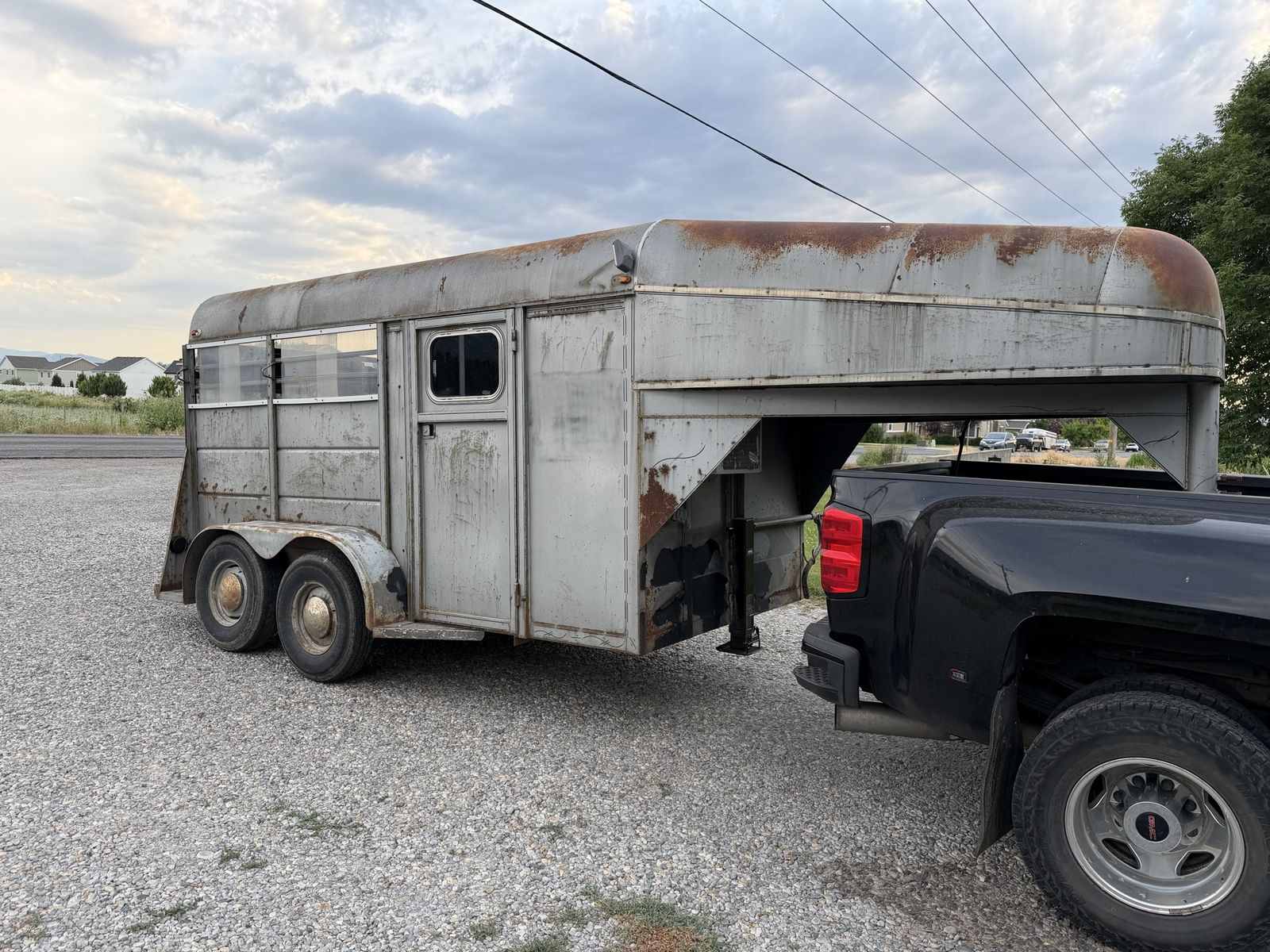 1993 calico 2 horse slant gooseneck