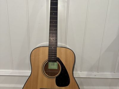 Yamaha Acoustic Guitar with Capo