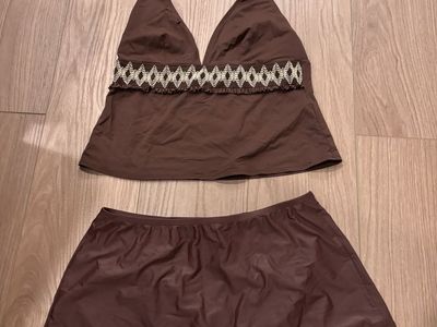 Women’s 2 Piece Swimsuit Size 18
