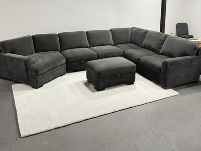 Thomas Merran Thomasville Sectional W Storage‼️