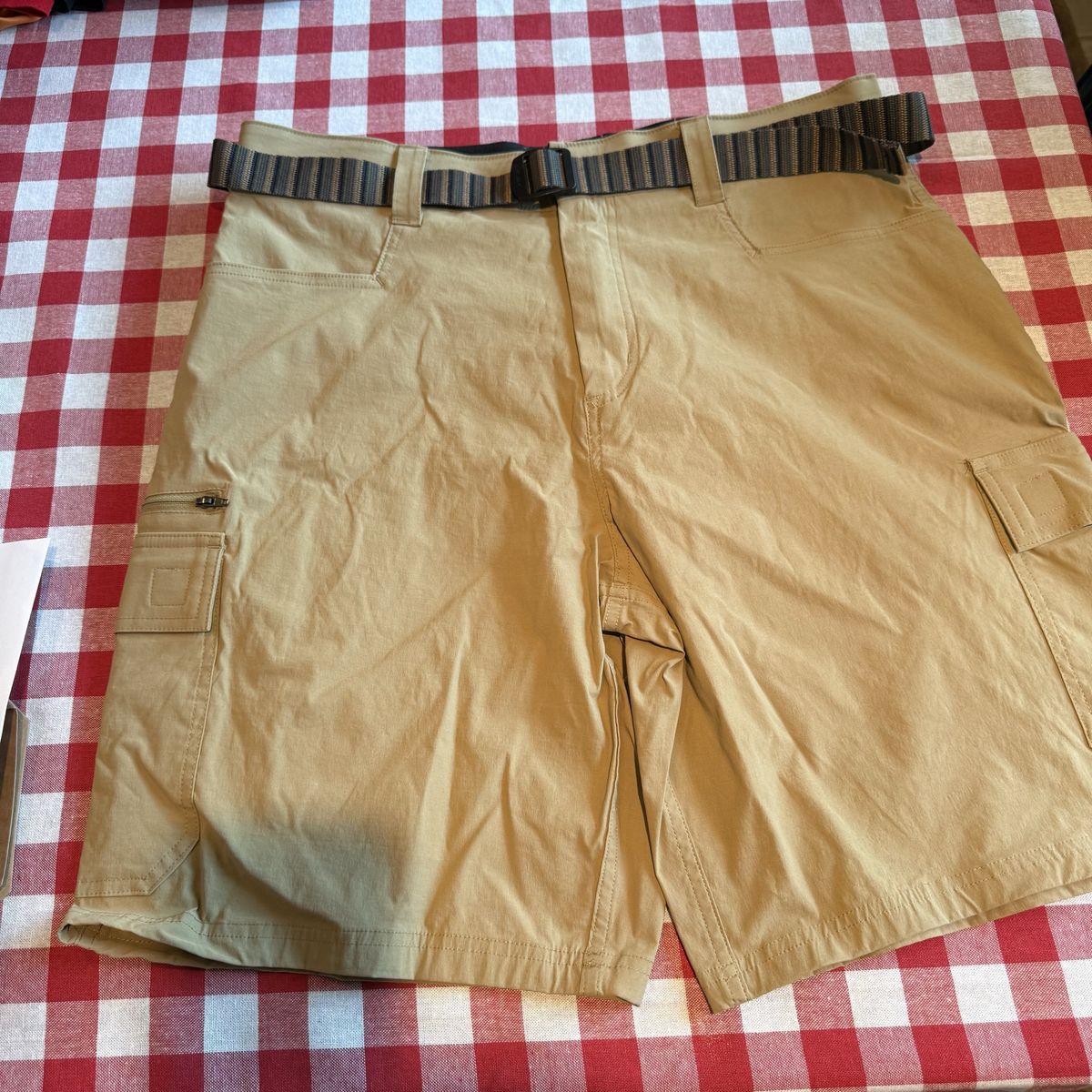 Orvis Men's Tan Cargo Shorts with Belt - Size 36 - Excellent Condition