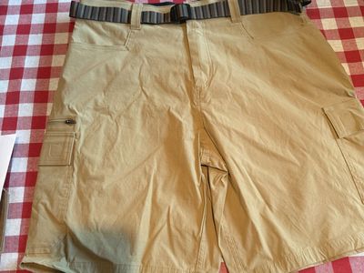 Orvis Men's Tan Cargo Shorts with Belt - Size 36 - Excellent Condition