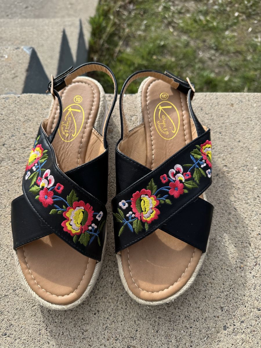 Karyn’s Collection Women  leather Mexican huarache