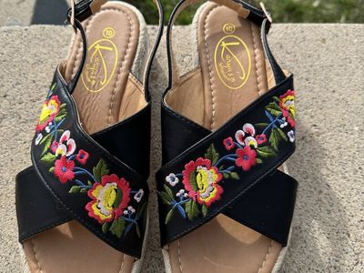 Karyn’s Collection Women leather Mexican huarache