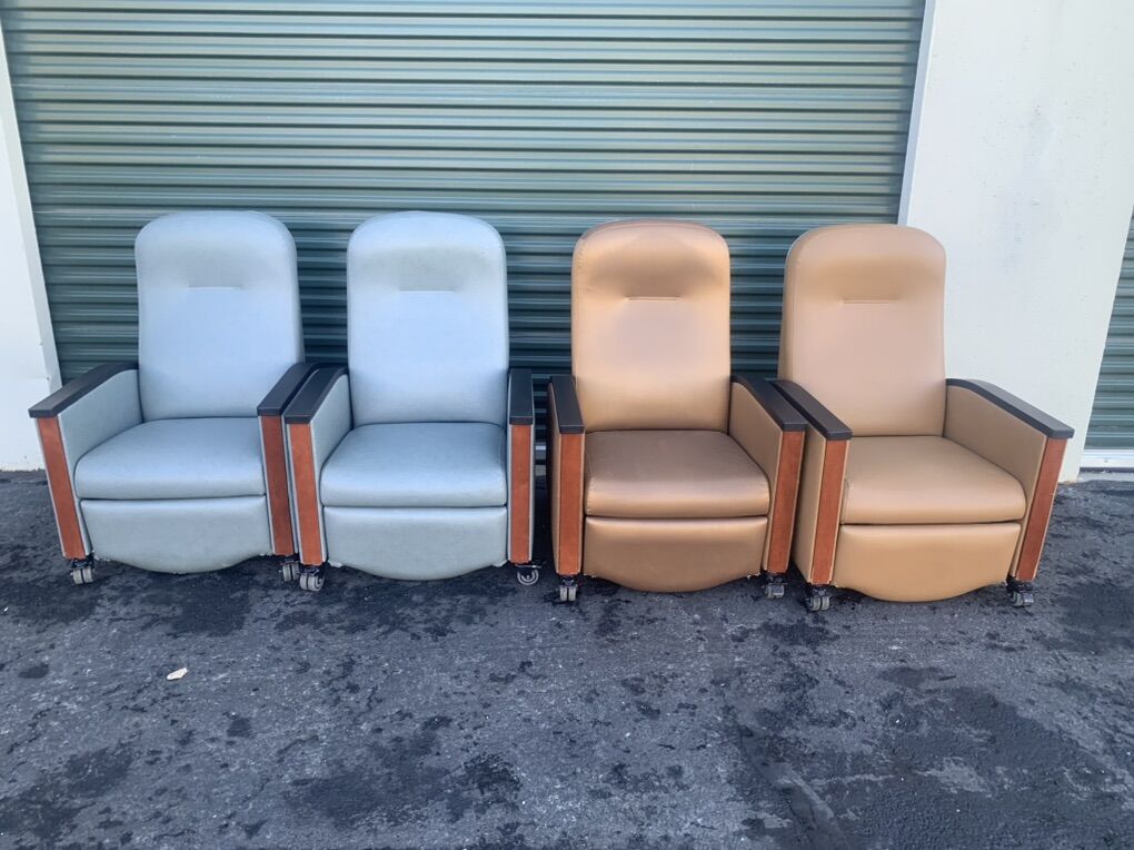 5 MEDICAL GRADE VINYL RECLINERS