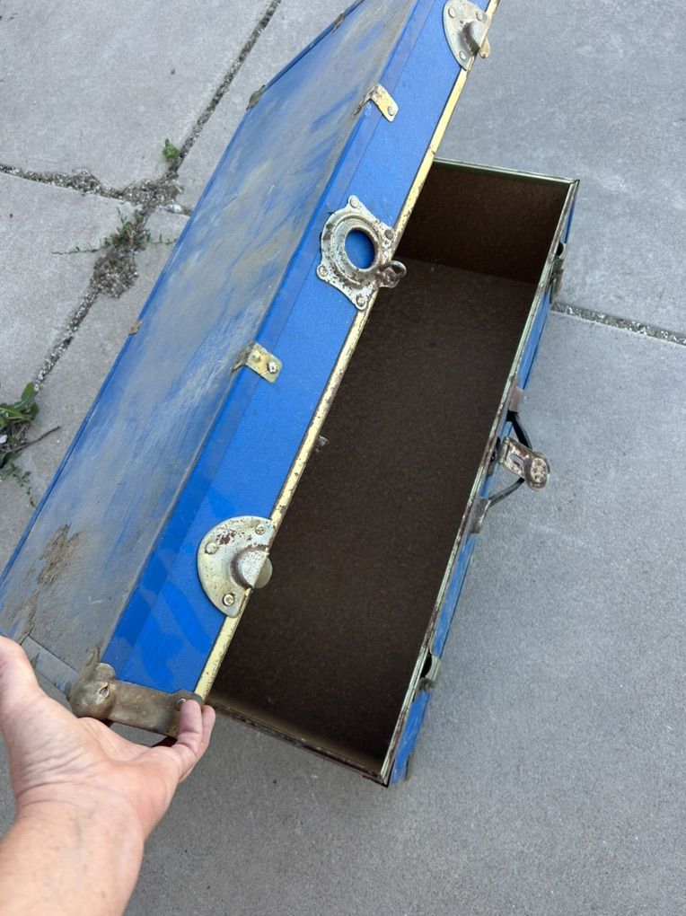 Vintage blie Trunk