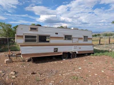 FREE Vintage Travel Trailer - Needs Repair or Parts - Project RV