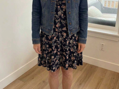 Title: Flattering Karen Kane A-Line Floral Dress – Size Small