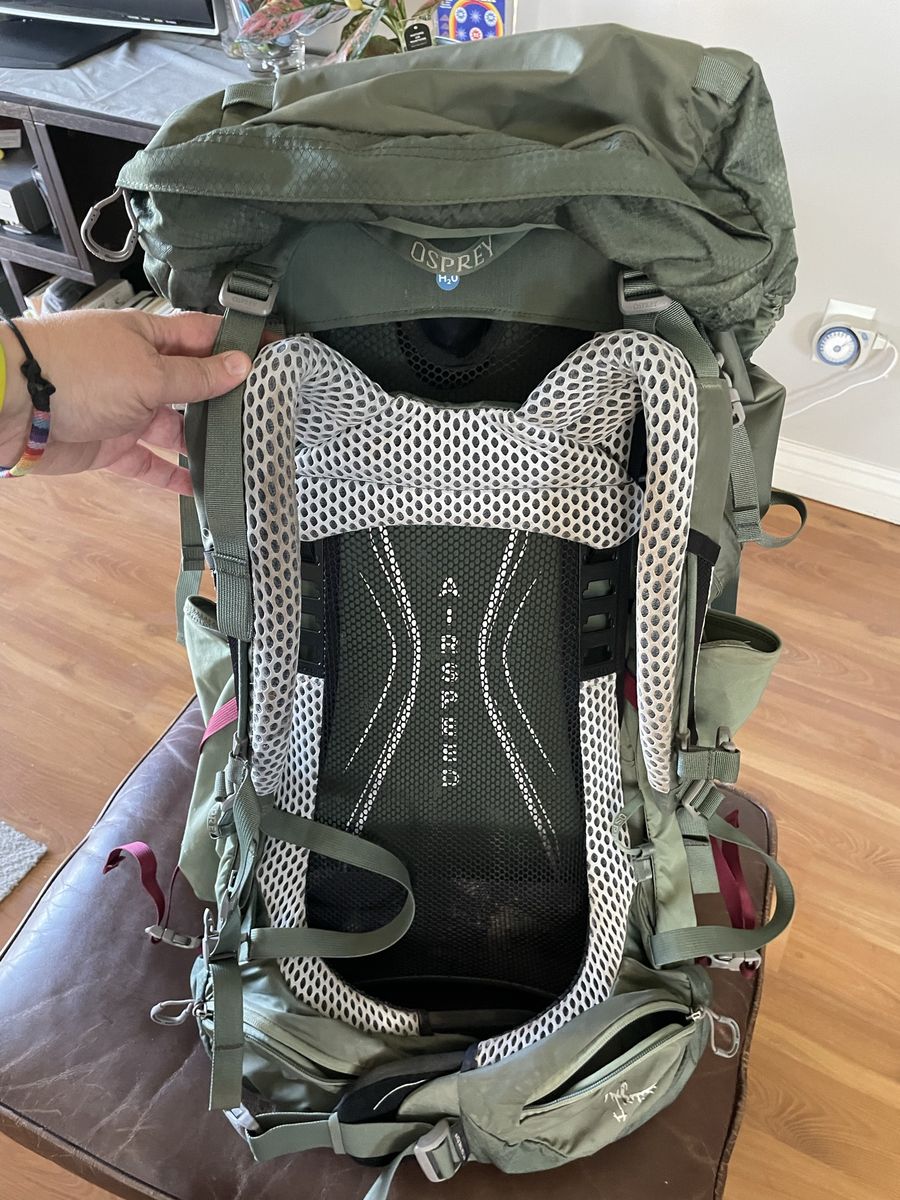 Osprey AURA LT 65