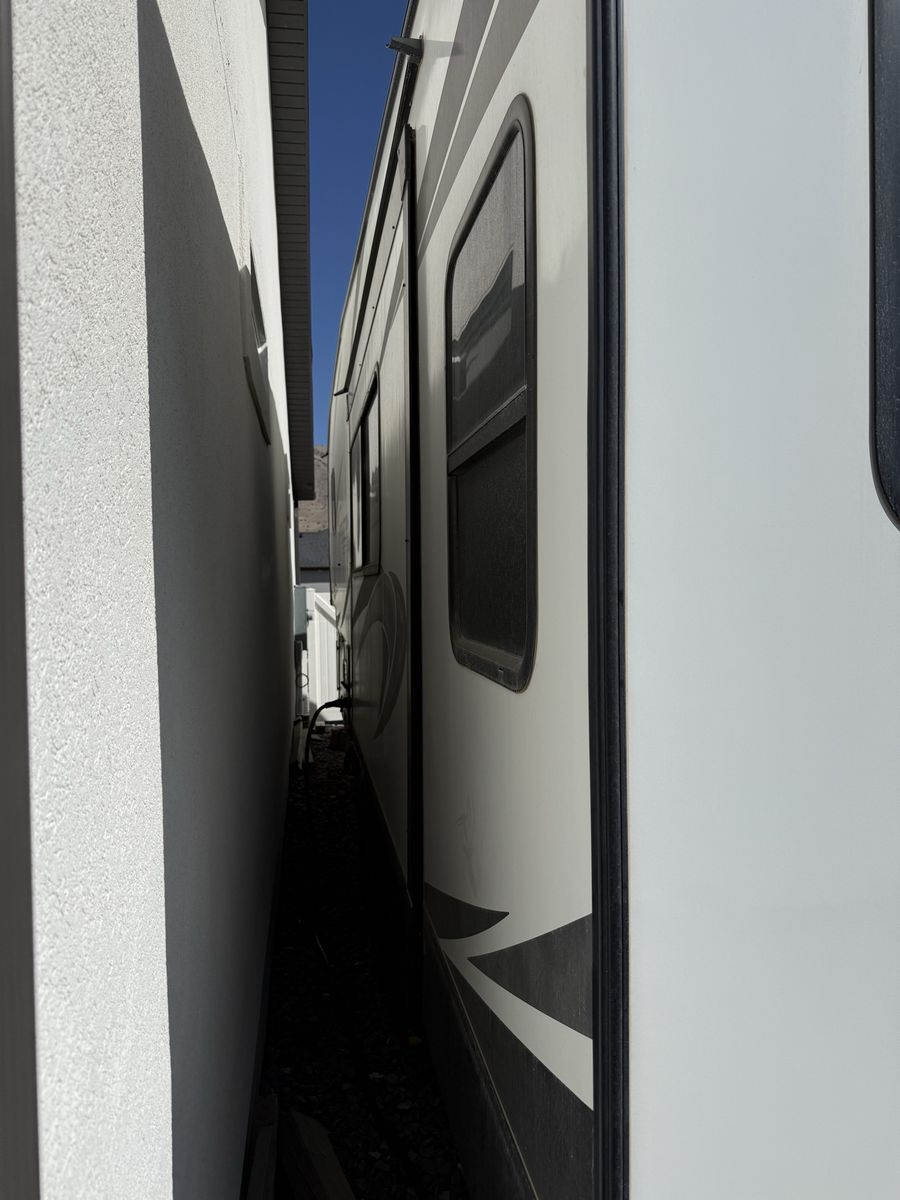 Main image 5
