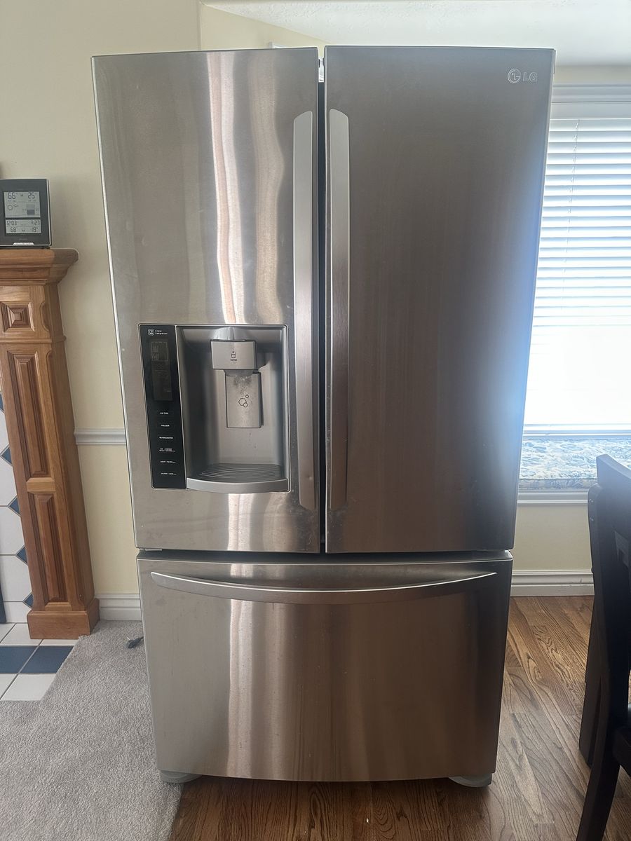 2013 LG Refrigerator Freezer