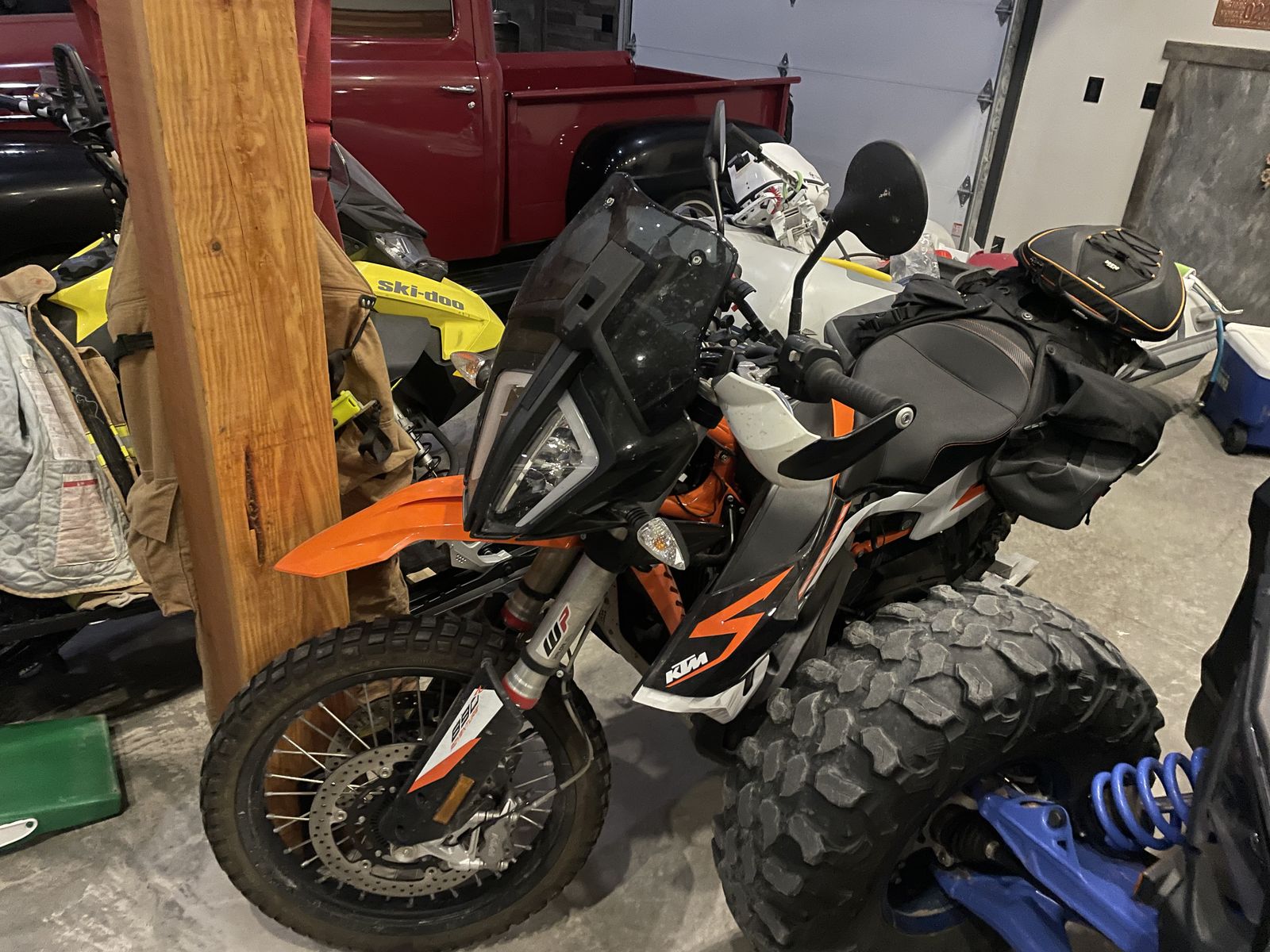 2022 KTM adventure R 890