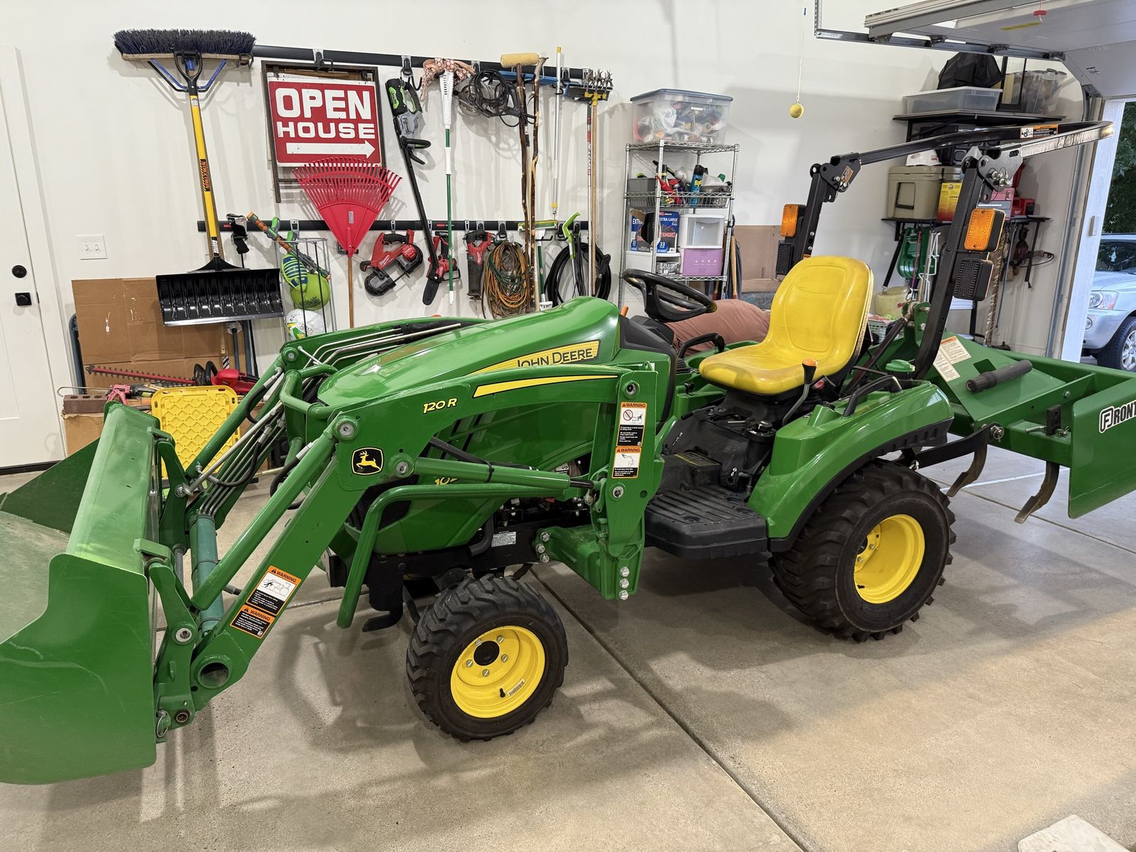 2019 - John Deere 1023 E - 40 hours