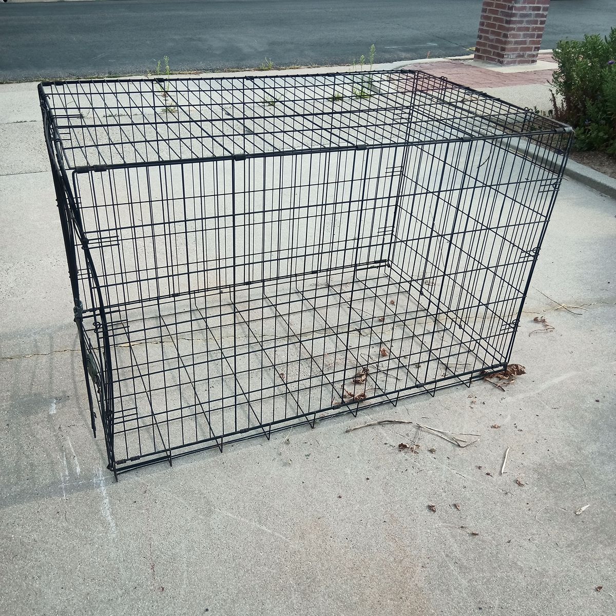 Very Large (XL) dog crate