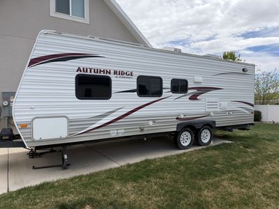 Sleeper trailer 6-8 with lithium batteries and solar