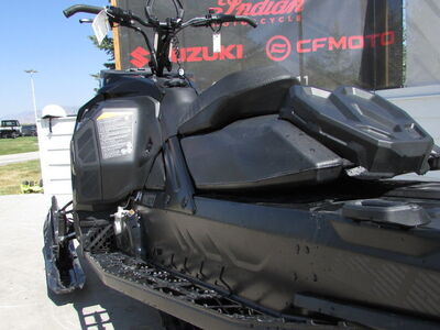 2025 Ski-Doo Summit® Adrenaline® with Edge Package 850 E-TEC 146 SS H_Alt Powder 2.5_Bla