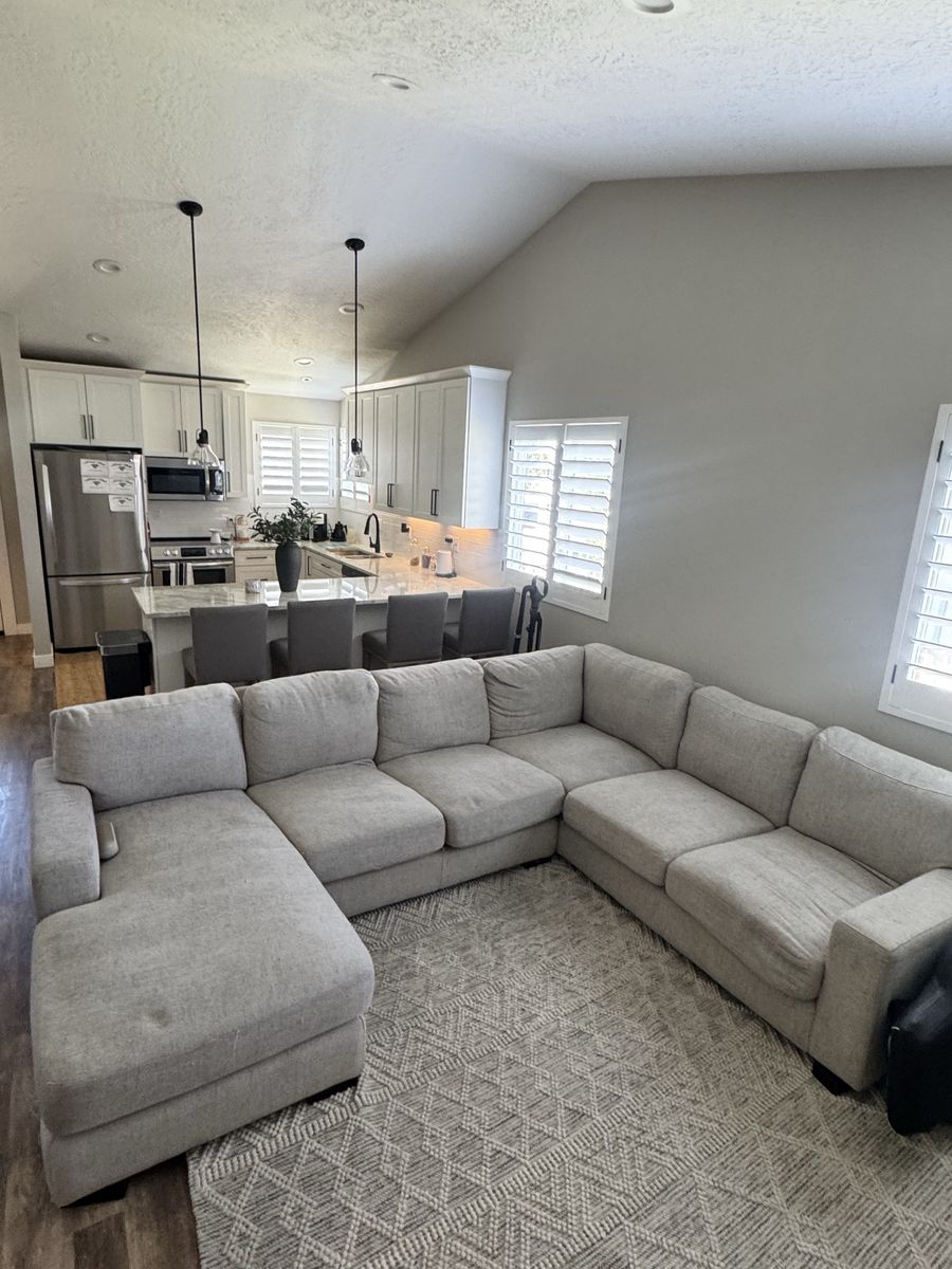 Large Light Gray Sectional Sofa - Comfortable and Spacious Seating for Living Room