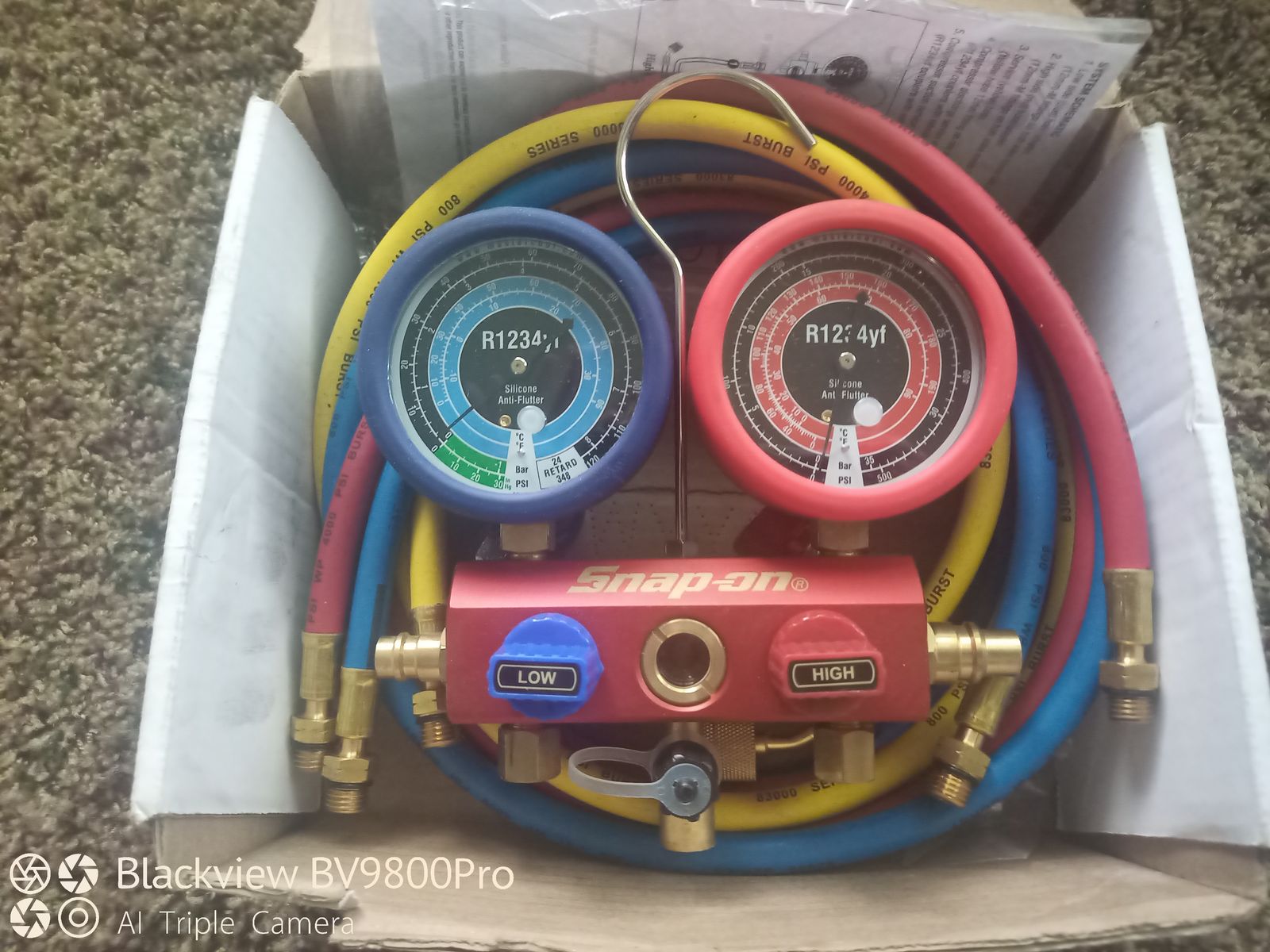 Snap on manifold gauge R1234yf
