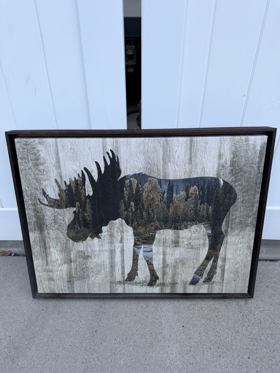 Rustic Moose Silhouette Canvas Wall Art - Wood Grain Forest Design 24"x18”