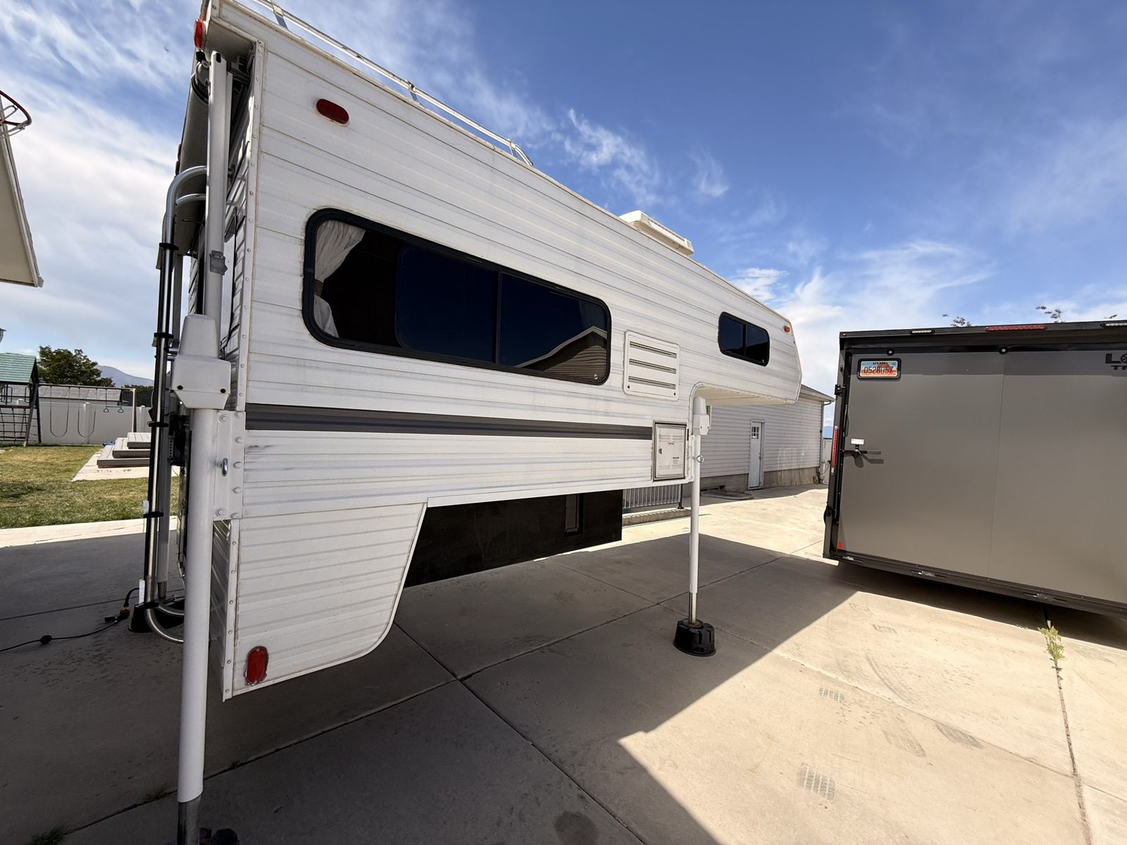 2007 Pastime Truck Camper – Short Bed