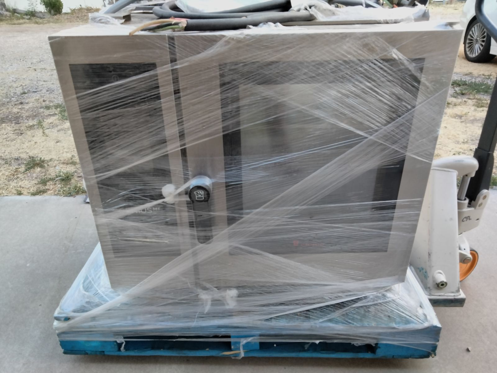 Used in excellent condition Eloma Genius MT 6-11 Electric Combi Oven
