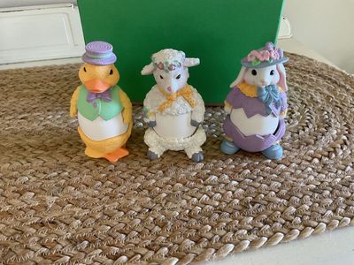 Vintage 1997 Avon Egg Pals