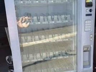 Vendo View 40 Drink Machine