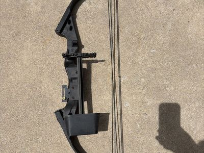 Genesis Compound Bow – Ready to Shoot