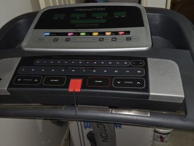 Echelon Freemotion Treadmill w/Incline Feature