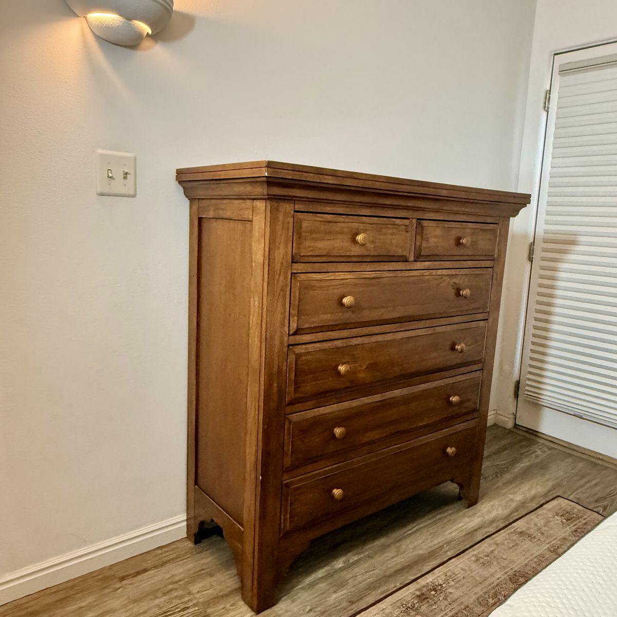 Main image 7