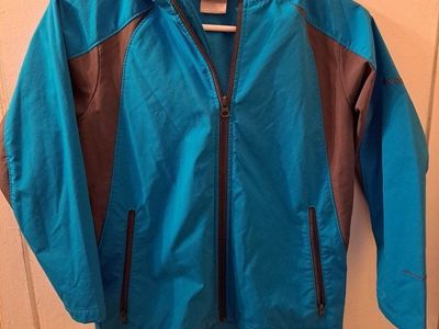 Kids Columbia brand light weight jacket