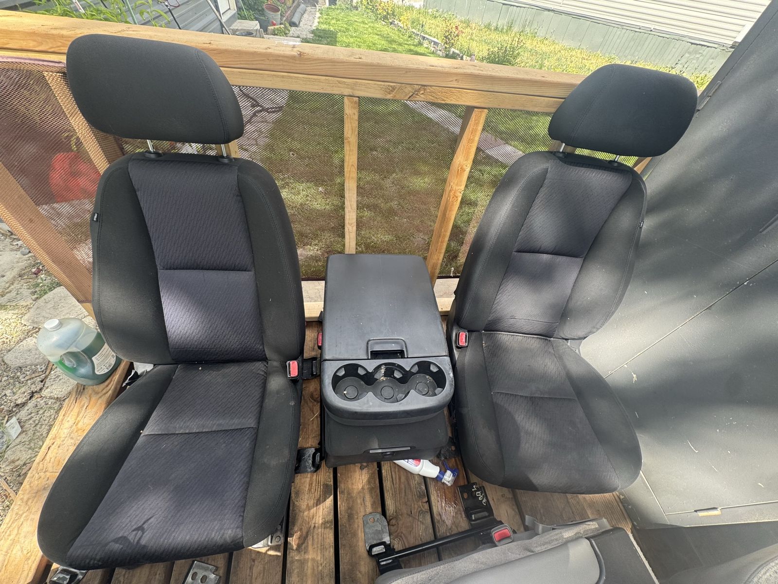 GMC SIERRA OR CHEVROLET SILVERADO 2007-2013 SEATS AND CONSOLE CENTER