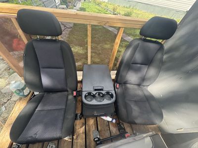 GMC SIERRA OR CHEVROLET SILVERADO 2007-2013 SEATS AND CONSOLE CENTER
