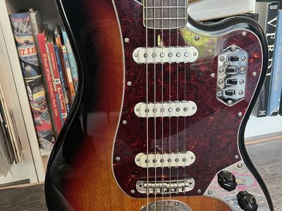 Squier Classic Vibe Bass VI