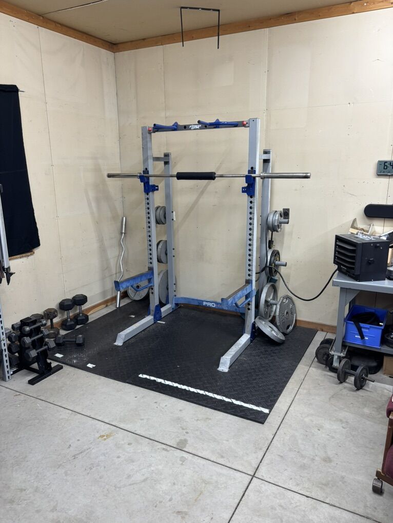 Squat Rack And Matts