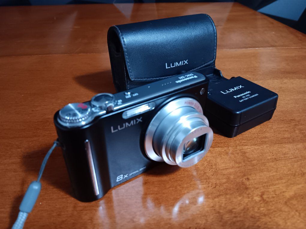 Panasonic Lumix DMC-ZR1 12.1MP Digital Camera in black with SD Card, Battery & Charger. Tested. Excellent Conditions!