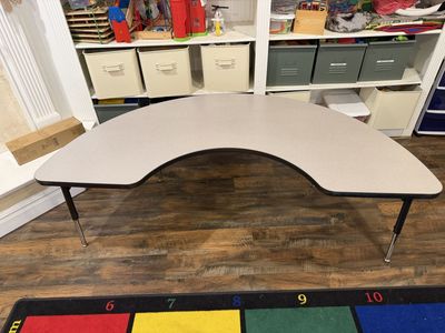 Preschool kids play table