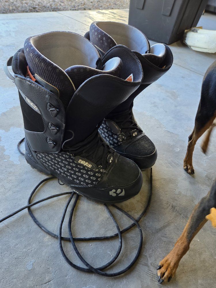 ThirtyTwo Mens Black Snowboard Boots - Size 13 - Lace-Up All-Mountain Performance